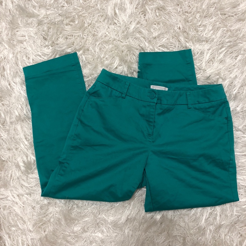 New York and Company Teal Stretch pants/capris